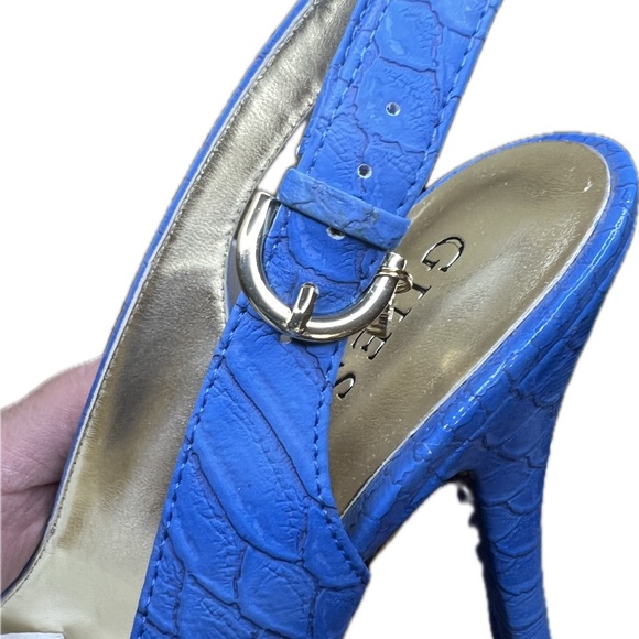 Woman’s Guess platforms blue with gold stripes pre loved LIKE NEW🔥🔥🔥FREE 🚚 - Picture 16 of 17
